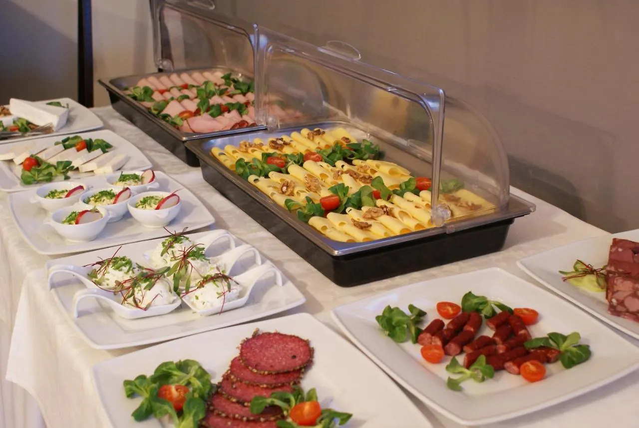 Gosciniec Sucholeski Suchy Las Hotel